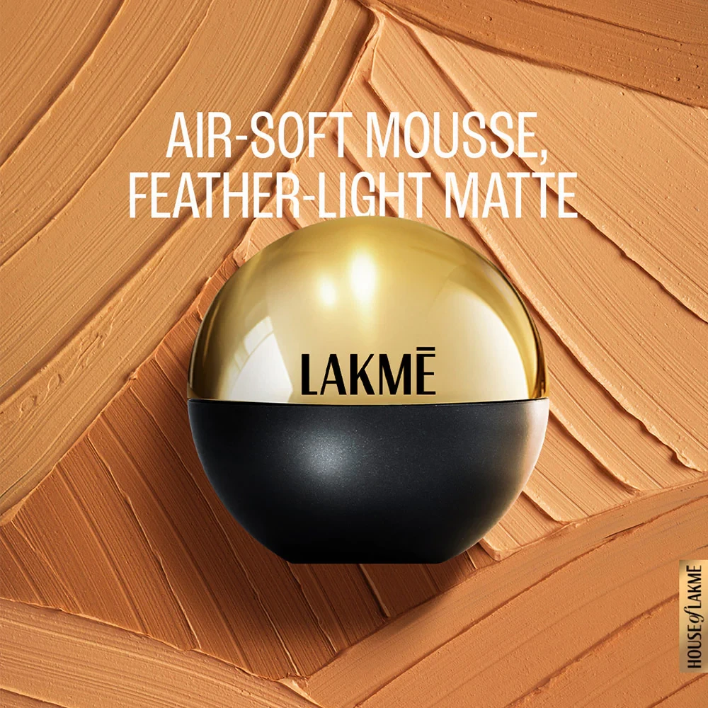 Lakmē Xtraordin-airy Mattereal Mousse Foundation